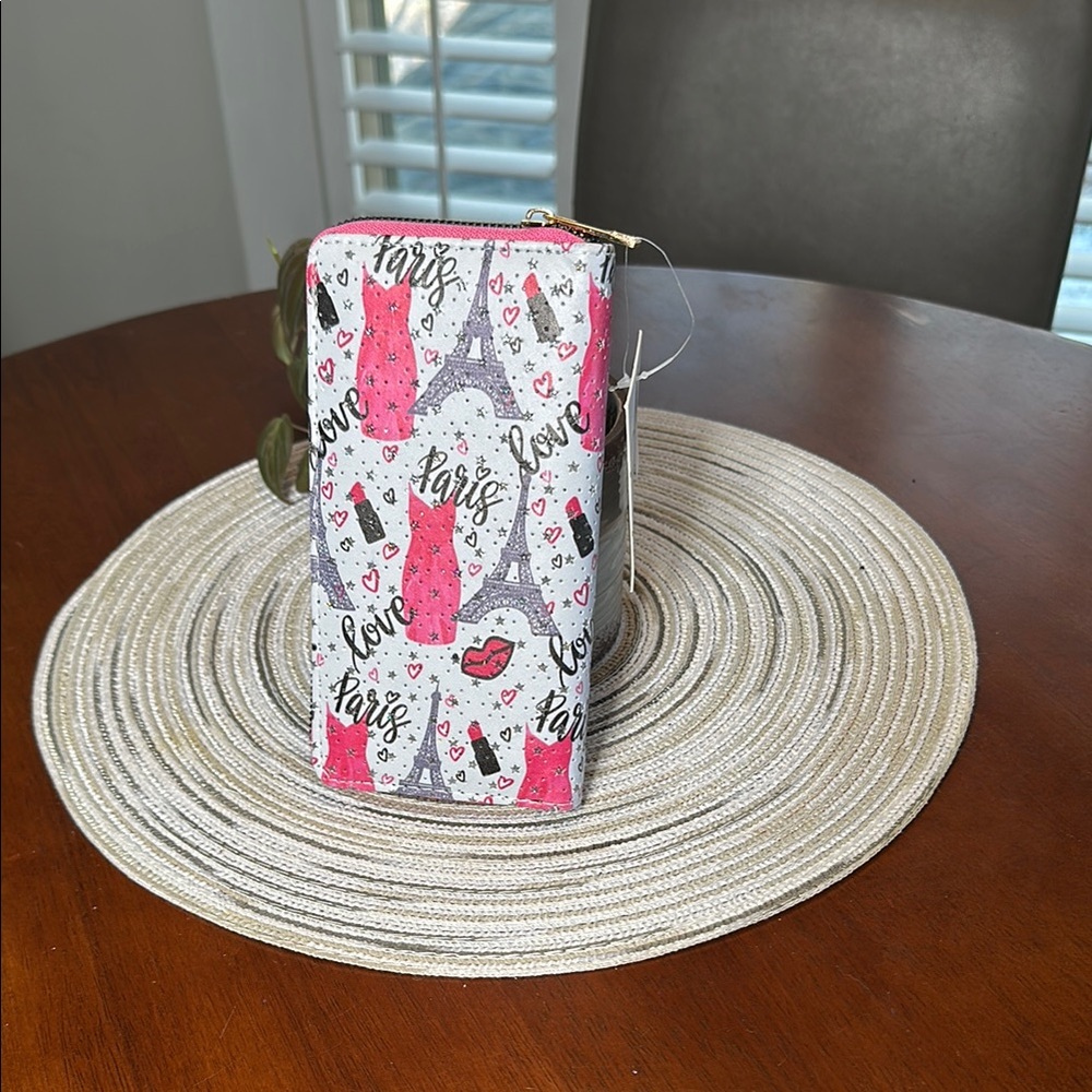 NWT Paris Love Eiffel Tower Wallet